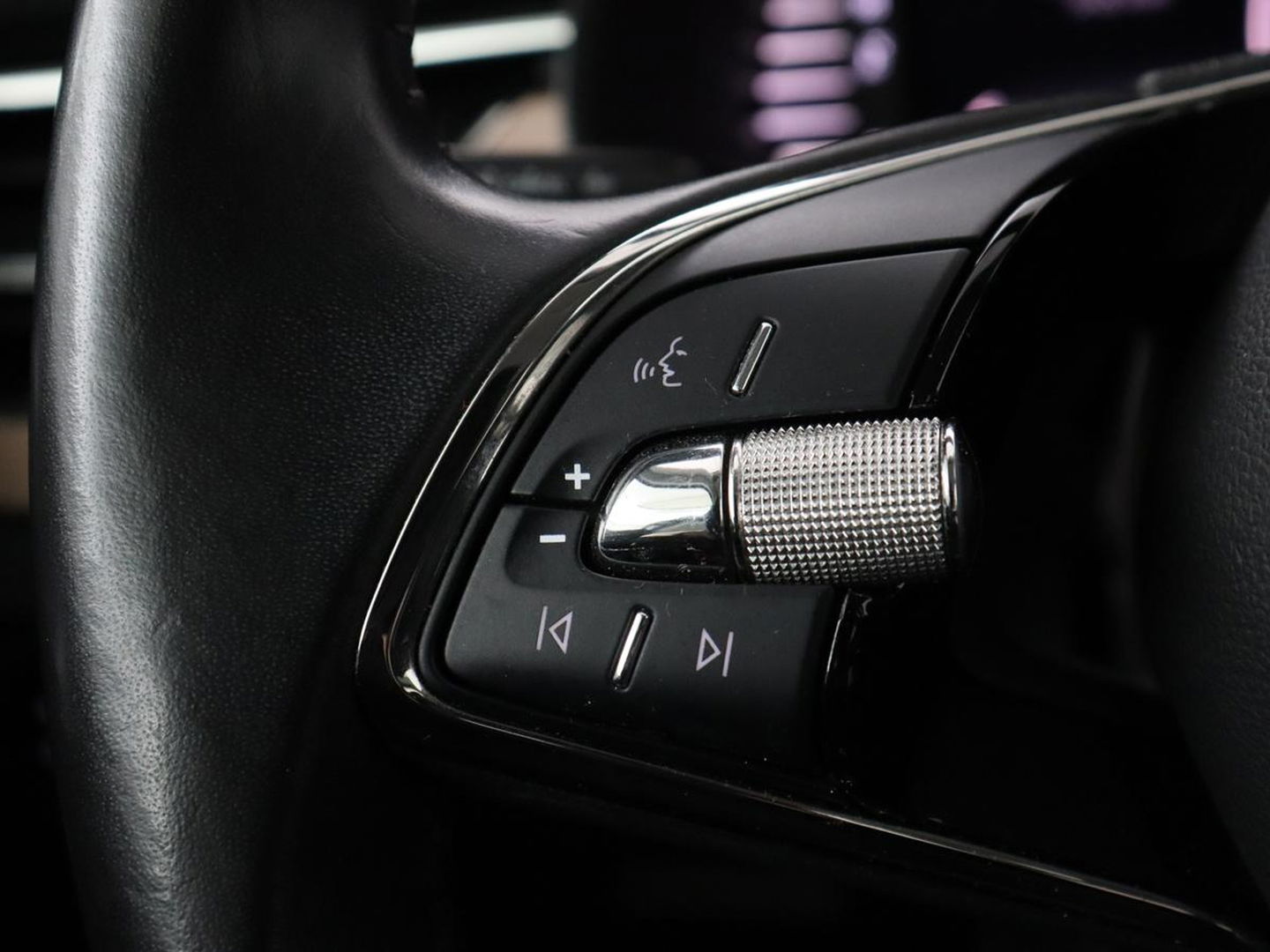 Škoda Kamiq 1.0 TSI Business Edition | Automaat | Stoelverwarming | Trekhaak | Carplay | Navigatie | Virtual Cockpit | Parkeerhulp | Climate control