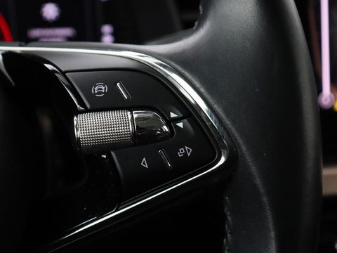 Škoda Kamiq 1.0 TSI Business Edition | Automaat | Stoelverwarming | Trekhaak | Carplay | Navigatie | Virtual Cockpit | Parkeerhulp | Climate control