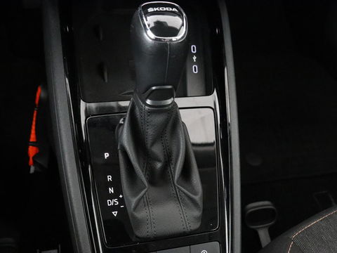 Škoda Kamiq 1.0 TSI Business Edition | Automaat | Stoelverwarming | Trekhaak | Carplay | Navigatie | Virtual Cockpit | Parkeerhulp | Climate control