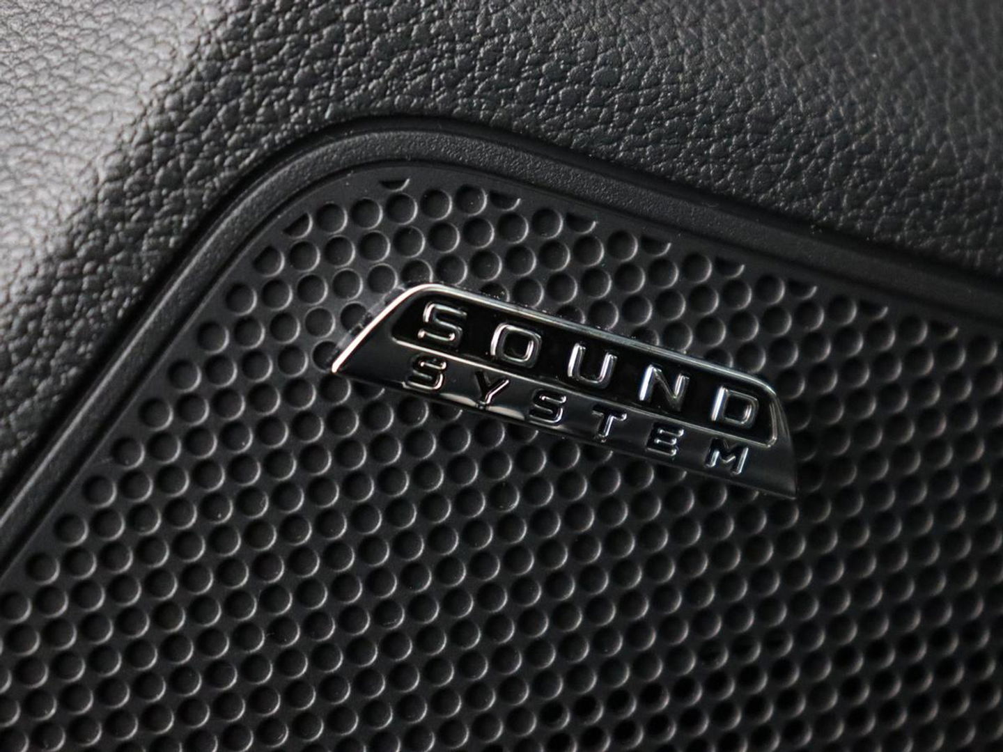 Škoda Kamiq 1.0 TSI Business Edition | Automaat | Stoelverwarming | Trekhaak | Carplay | Navigatie | Virtual Cockpit | Parkeerhulp | Climate control