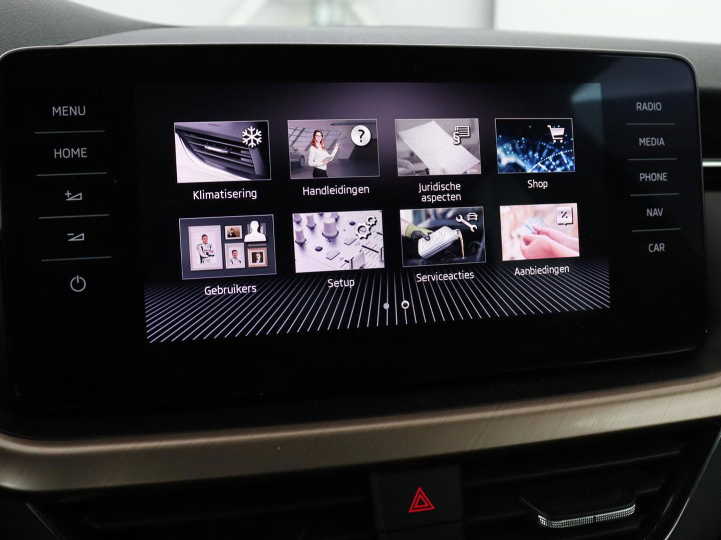 Škoda Kamiq 1.0 TSI Business Edition | Automaat | Stoelverwarming | Trekhaak | Carplay | Navigatie | Virtual Cockpit | Parkeerhulp | Climate control