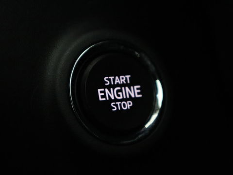 Škoda Kamiq 1.0 TSI Business Edition | Automaat | Stoelverwarming | Trekhaak | Carplay | Navigatie | Virtual Cockpit | Parkeerhulp | Climate control