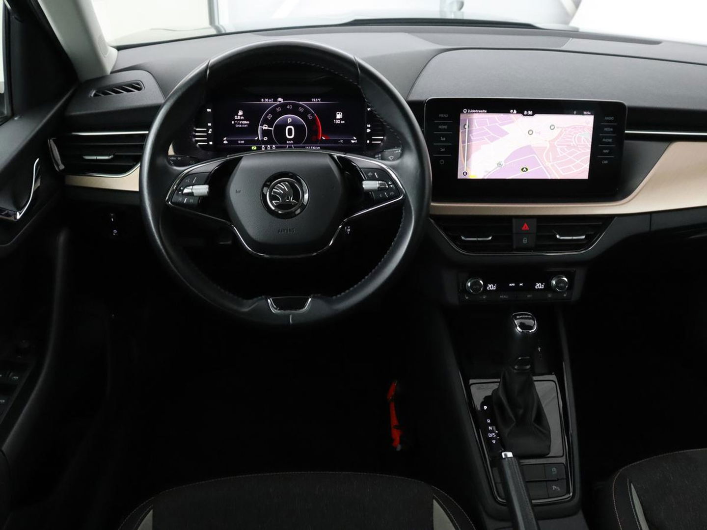 Škoda Kamiq 1.0 TSI Business Edition | Automaat | Stoelverwarming | Trekhaak | Carplay | Navigatie | Virtual Cockpit | Parkeerhulp | Climate control