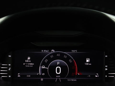 Škoda Kamiq 1.0 TSI Business Edition | Automaat | Stoelverwarming | Trekhaak | Carplay | Navigatie | Virtual Cockpit | Parkeerhulp | Climate control