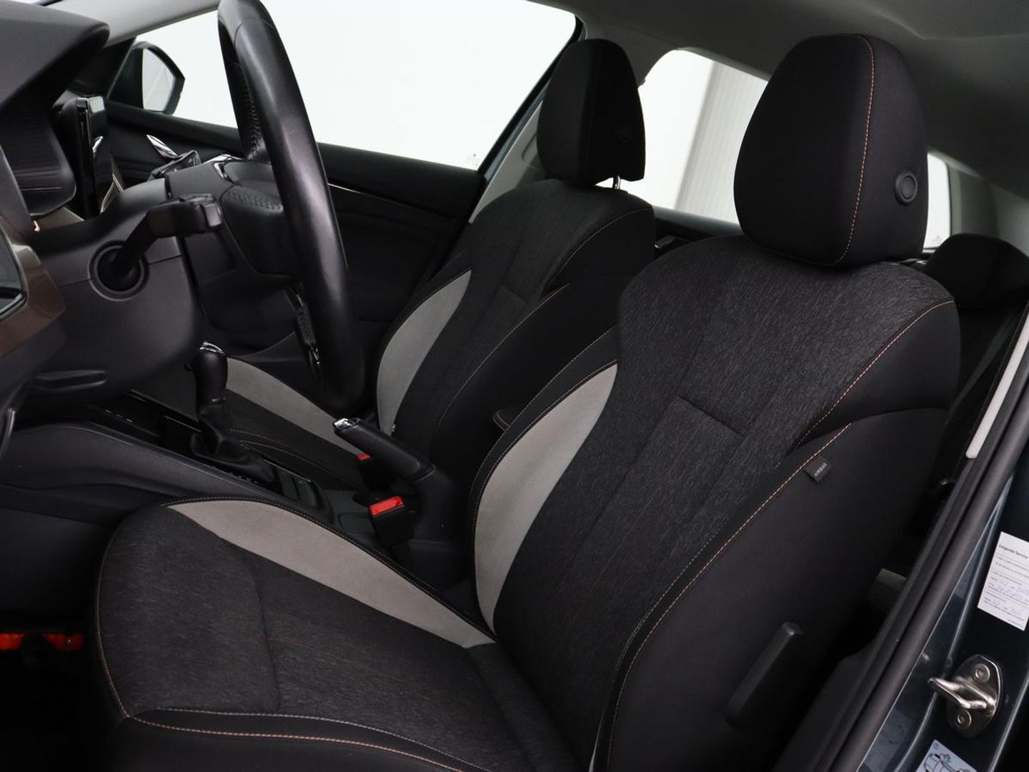Škoda Kamiq 1.0 TSI Business Edition | Automaat | Stoelverwarming | Trekhaak | Carplay | Navigatie | Virtual Cockpit | Parkeerhulp | Climate control