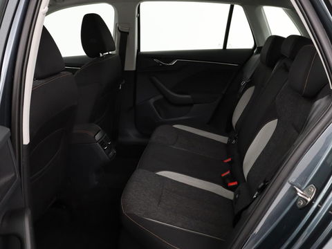 Škoda Kamiq 1.0 TSI Business Edition | Automaat | Stoelverwarming | Trekhaak | Carplay | Navigatie | Virtual Cockpit | Parkeerhulp | Climate control