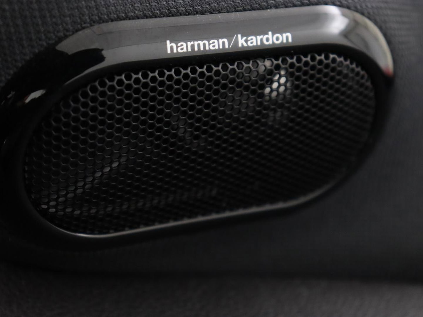 MINI Cooper 1.5 John Cooper Works | Leder/Alcantara | Stoelverwarming | Harman/Kardon | Carplay | Full LED | Navigatie | Park Assist | Climate control