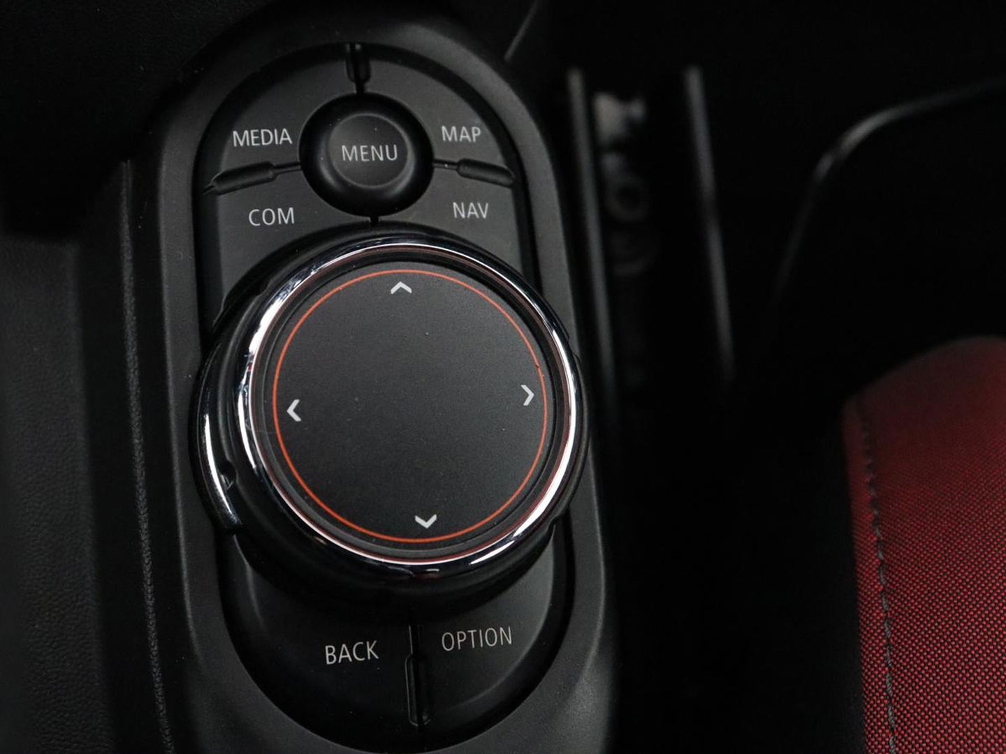 MINI Cooper 1.5 John Cooper Works | Leder/Alcantara | Stoelverwarming | Harman/Kardon | Carplay | Full LED | Navigatie | Park Assist | Climate control