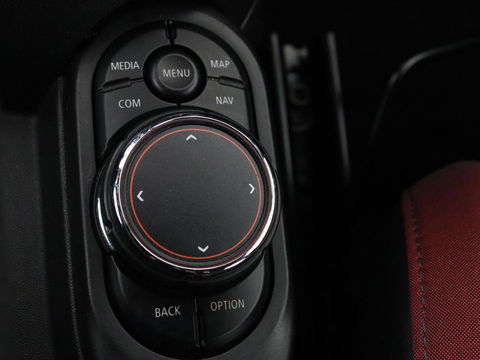 MINI Cooper 1.5 John Cooper Works | Leder/Alcantara | Stoelverwarming | Harman/Kardon | Carplay | Full LED | Navigatie | Park Assist | Climate control