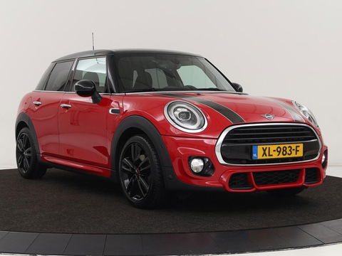 MINI Cooper 1.5 John Cooper Works | Leder/Alcantara | Stoelverwarming | Harman/Kardon | Carplay | Full LED | Navigatie | Park Assist | Climate control