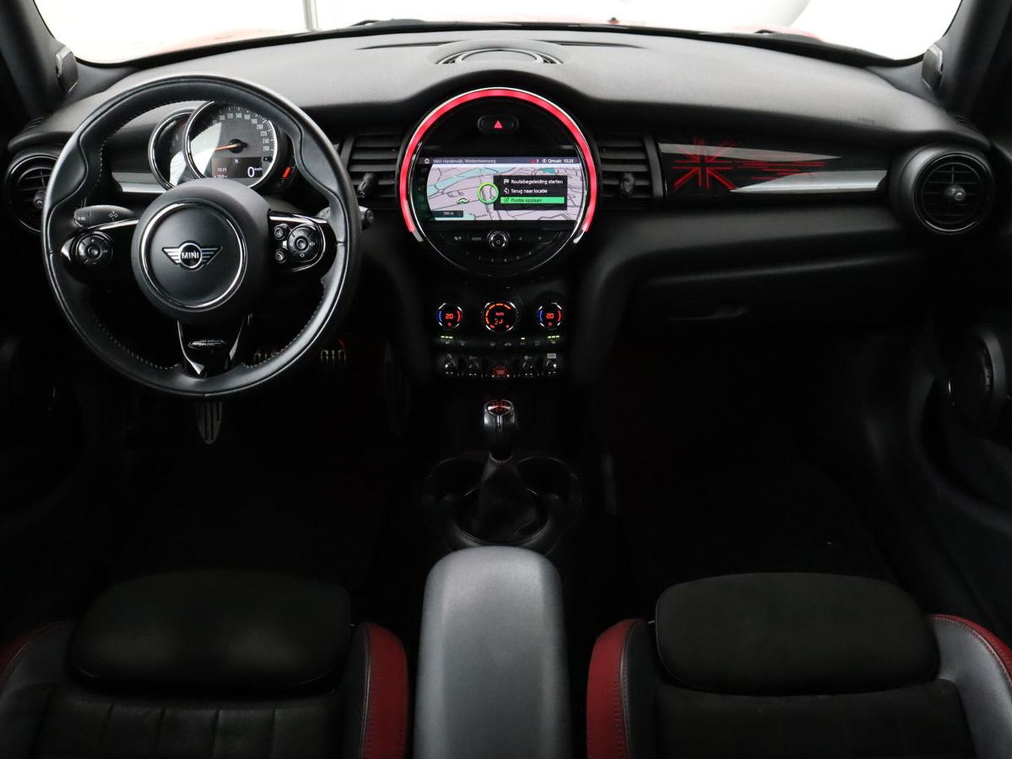 MINI Cooper 1.5 John Cooper Works | Leder/Alcantara | Stoelverwarming | Harman/Kardon | Carplay | Full LED | Navigatie | Park Assist | Climate control