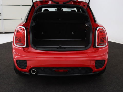 MINI Cooper 1.5 John Cooper Works | Leder/Alcantara | Stoelverwarming | Harman/Kardon | Carplay | Full LED | Navigatie | Park Assist | Climate control