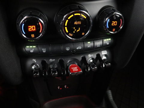 MINI Cooper 1.5 John Cooper Works | Leder/Alcantara | Stoelverwarming | Harman/Kardon | Carplay | Full LED | Navigatie | Park Assist | Climate control
