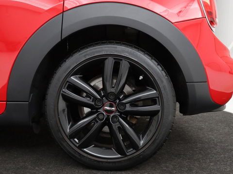 MINI Cooper 1.5 John Cooper Works | Leder/Alcantara | Stoelverwarming | Harman/Kardon | Carplay | Full LED | Navigatie | Park Assist | Climate control