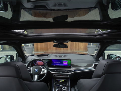 BMW X5 X5 50e X-drive 490PK / M- Individual / B&W / Carbon / 2024