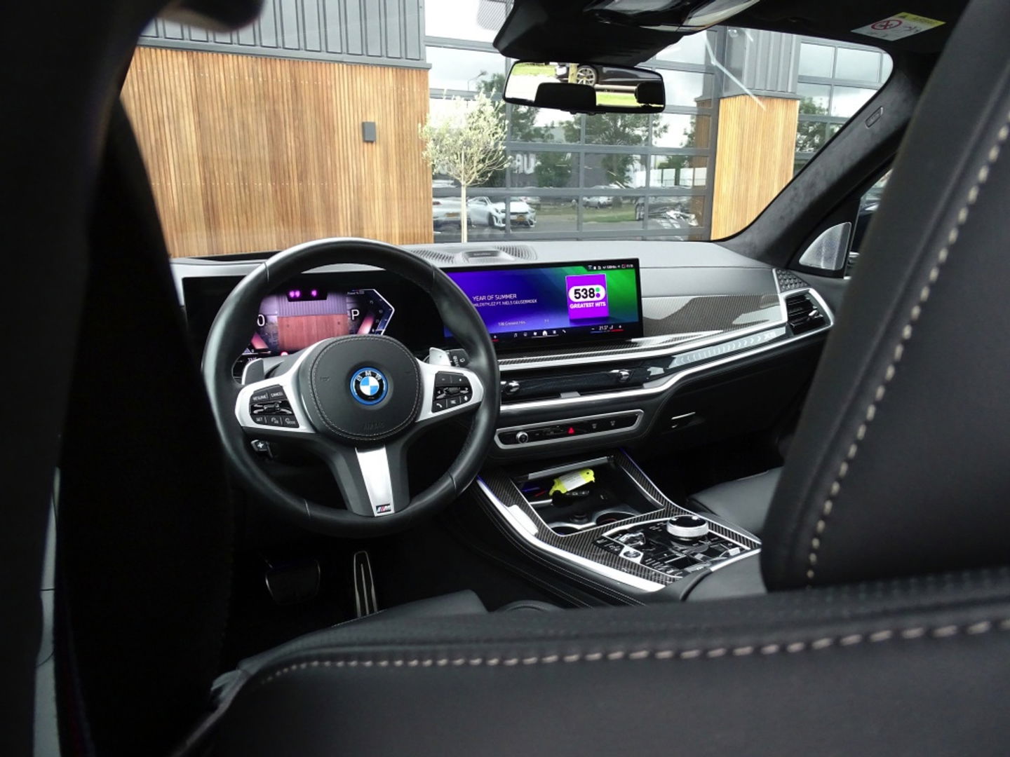 BMW X5 X5 50e X-drive 490PK / M- Individual / B&W / Carbon / 2024