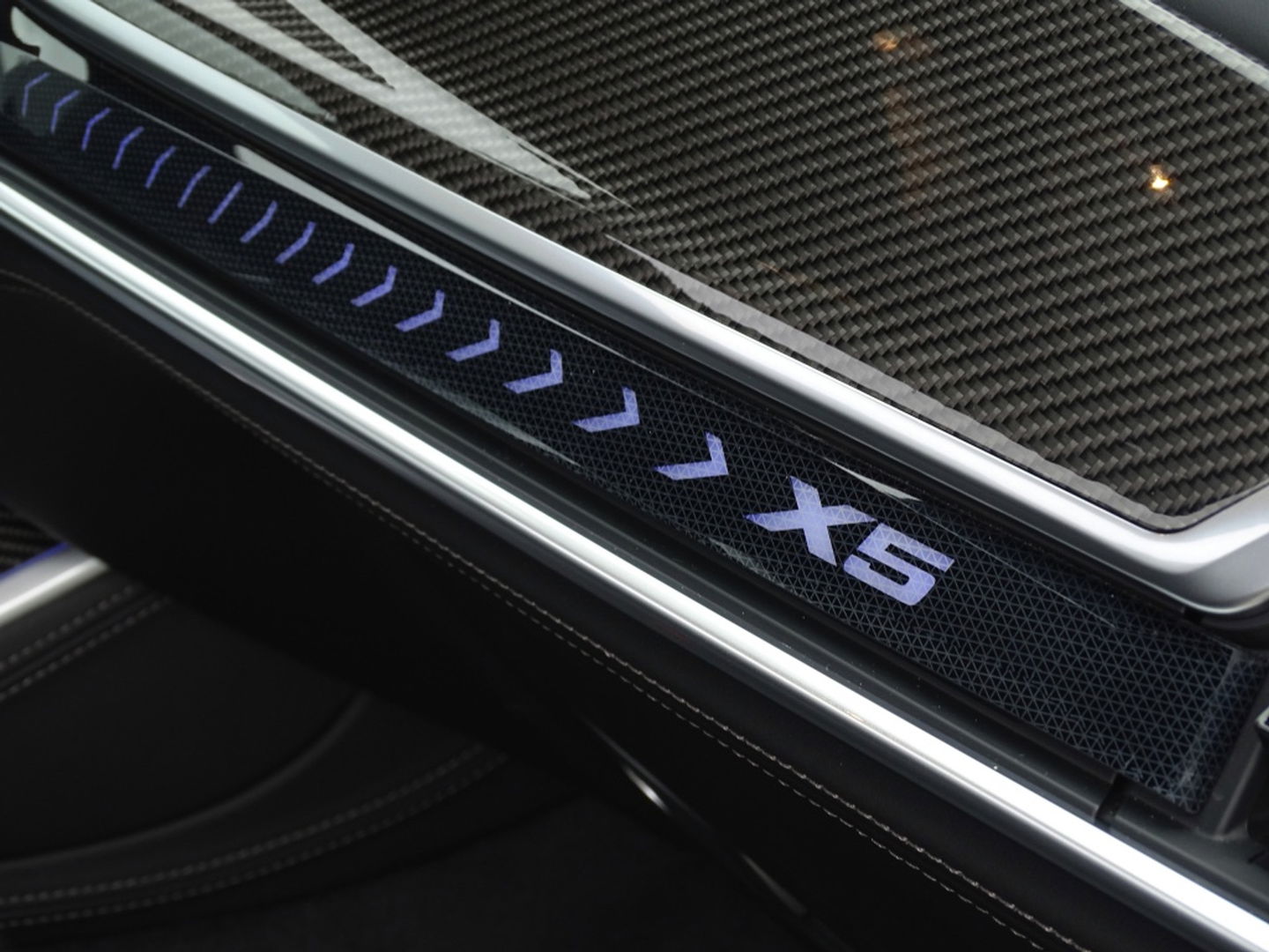 BMW X5 X5 50e X-drive 490PK / M- Individual / B&W / Carbon / 2024