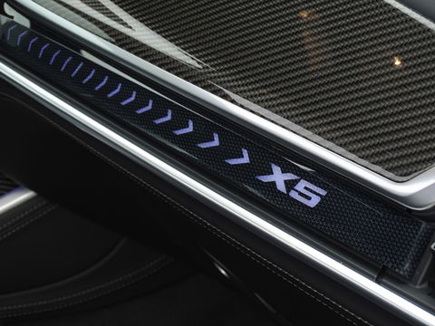 BMW X5 X5 50e X-drive 490PK / M- Individual / B&W / Carbon / 2024