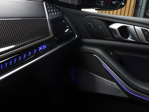 BMW X5 X5 50e X-drive 490PK / M- Individual / B&W / Carbon / 2024