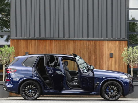 BMW X5 X5 50e X-drive 490PK / M- Individual / B&W / Carbon / 2024