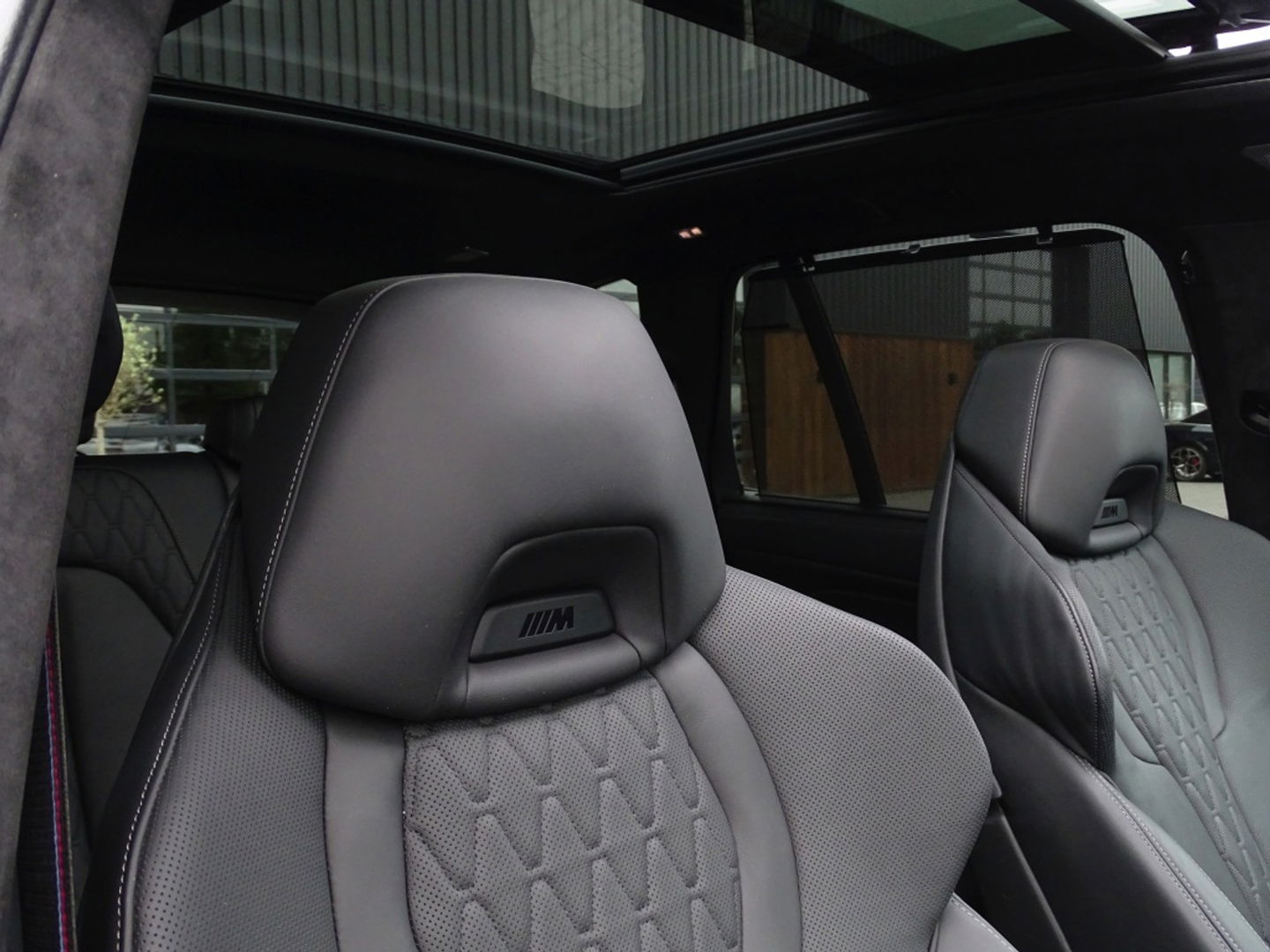 BMW X5 X5 50e X-drive 490PK / M- Individual / B&W / Carbon / 2024