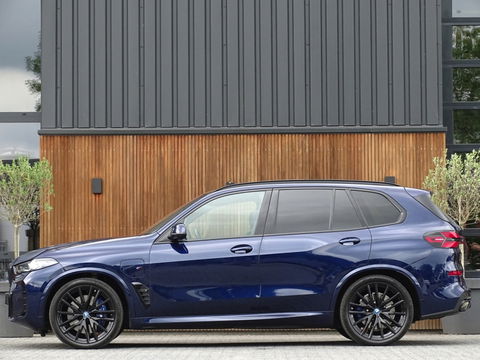 BMW X5 X5 50e X-drive 490PK / M- Individual / B&W / Carbon / 2024