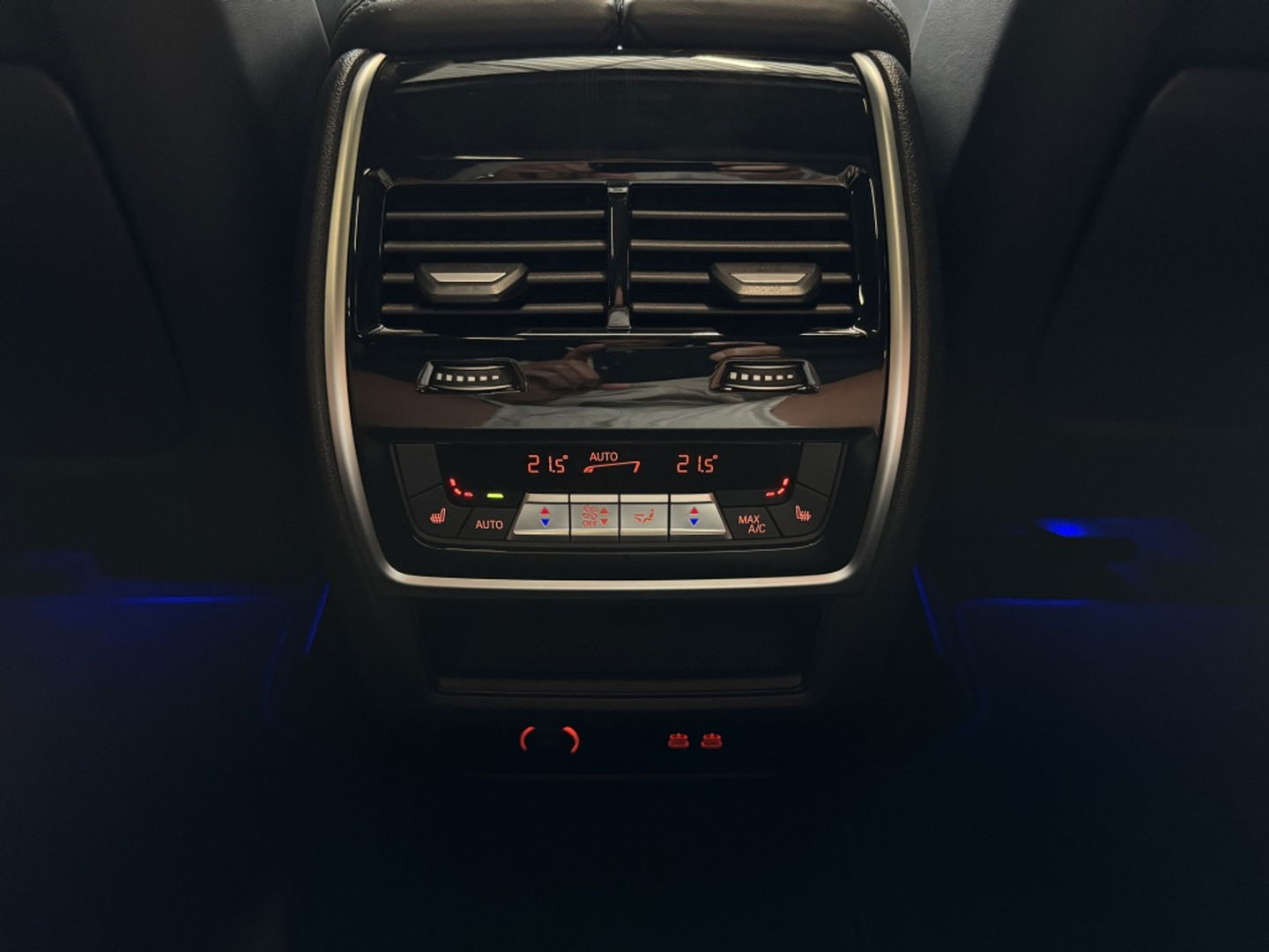 BMW X5 X5 50e X-drive 490PK / M- Individual / B&W / Carbon / 2024