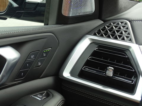 BMW X5 X5 50e X-drive 490PK / M- Individual / B&W / Carbon / 2024