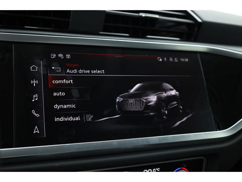 Audi Q3 45 TFSI e S-Line | Navi | Adapt. Cruise | Elek. Trekhaak | Keyless | Apple CarPlay | Dodehoek