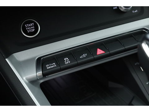 Audi Q3 45 TFSI e S-Line | Navi | Adapt. Cruise | Elek. Trekhaak | Keyless | Apple CarPlay | Dodehoek