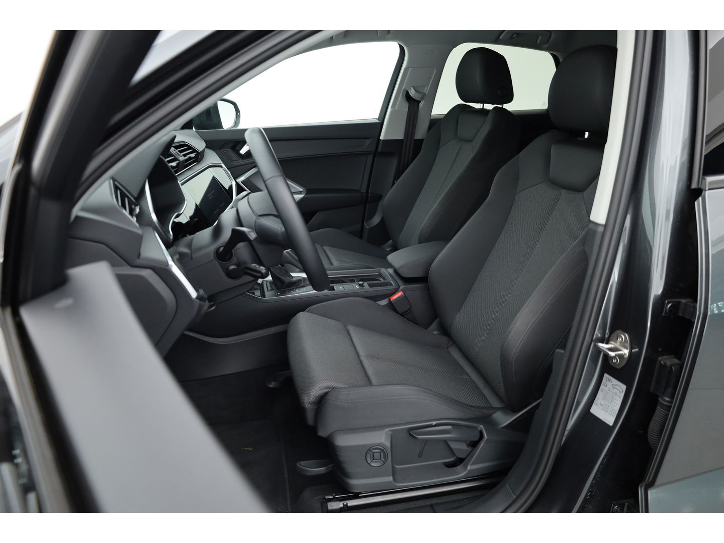 Audi Q3 45 TFSI e S-Line | Navi | Adapt. Cruise | Elek. Trekhaak | Keyless | Apple CarPlay | Dodehoek
