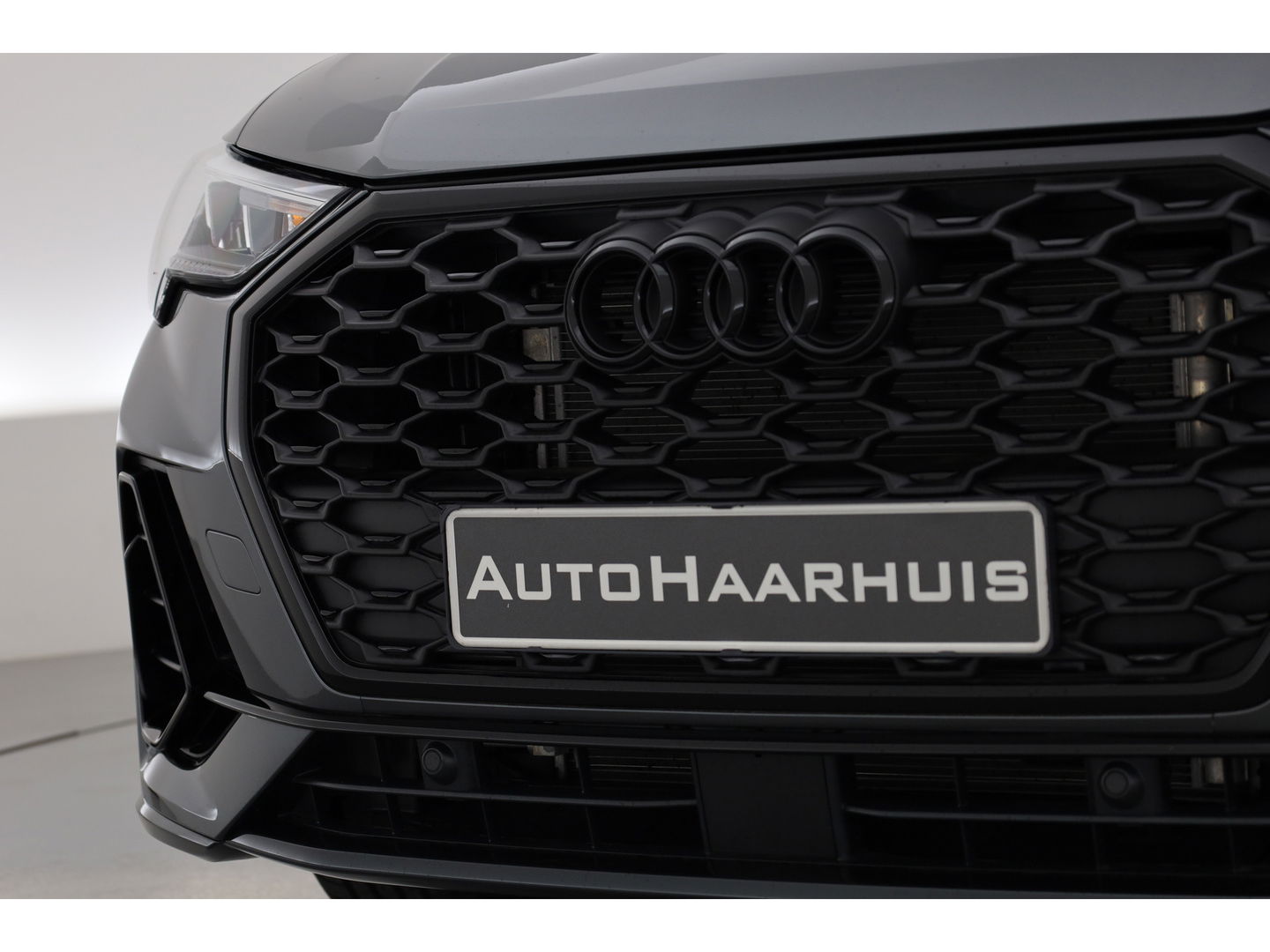Audi Q3 45 TFSI e S-Line | Navi | Adapt. Cruise | Elek. Trekhaak | Keyless | Apple CarPlay | Dodehoek