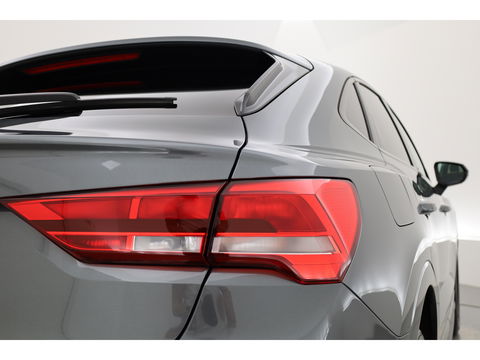 Audi Q3 45 TFSI e S-Line | Navi | Adapt. Cruise | Elek. Trekhaak | Keyless | Apple CarPlay | Dodehoek