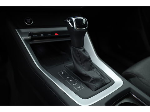 Audi Q3 45 TFSI e S-Line | Navi | Adapt. Cruise | Elek. Trekhaak | Keyless | Apple CarPlay | Dodehoek