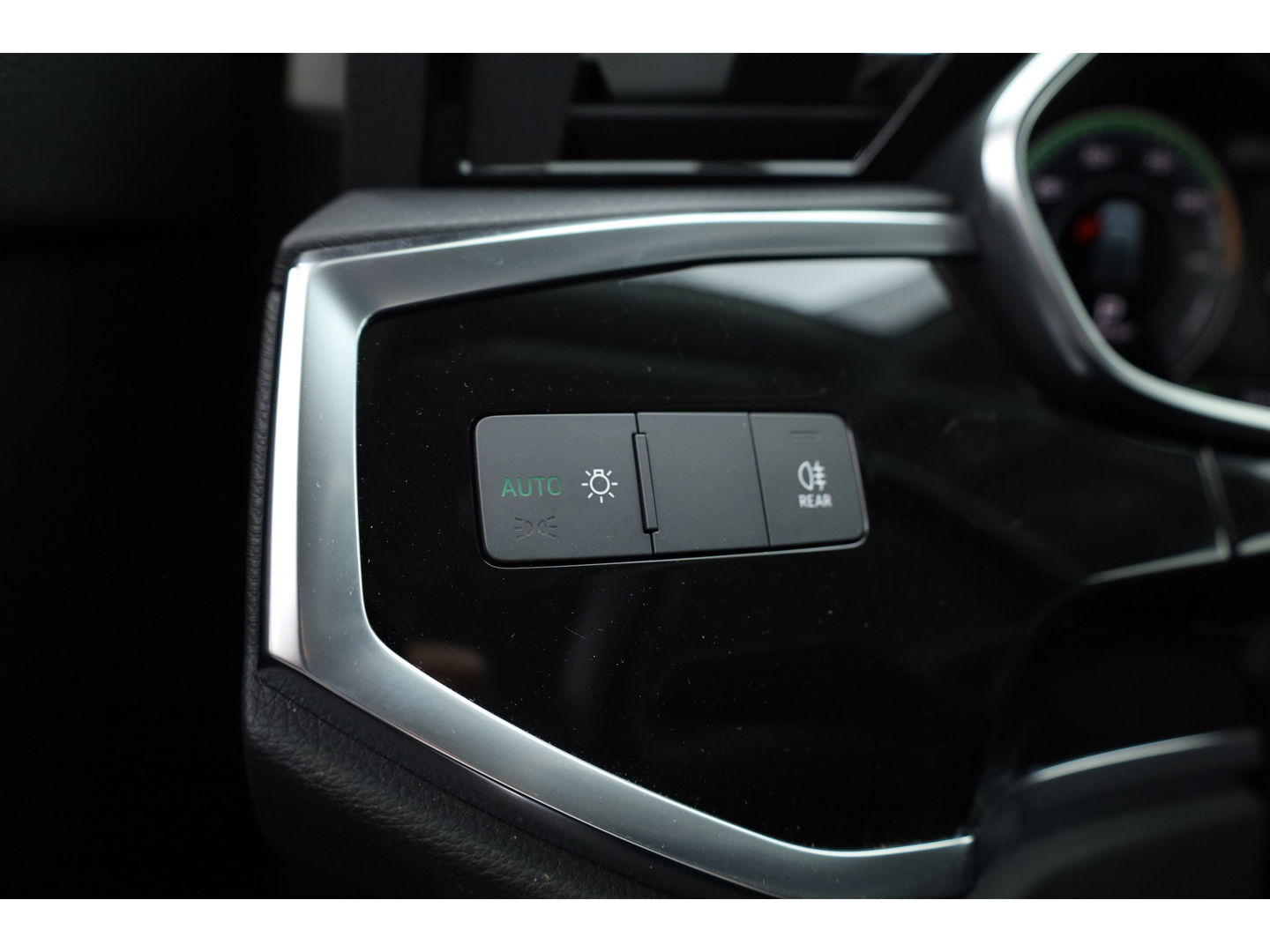 Audi Q3 45 TFSI e S-Line | Navi | Adapt. Cruise | Elek. Trekhaak | Keyless | Apple CarPlay | Dodehoek