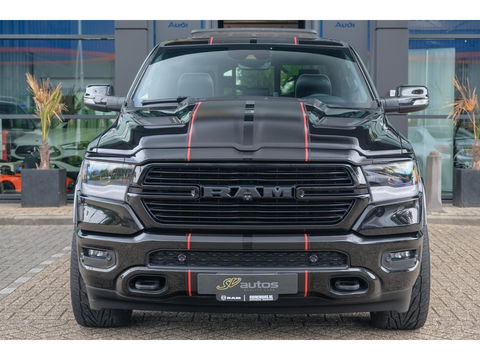 Dodge Ram 1500 5.7 V8 401pk 4x4 Crew Cab Laramie Night edition Panoramadak Bomvol! Stoelventilatie Trekhaak