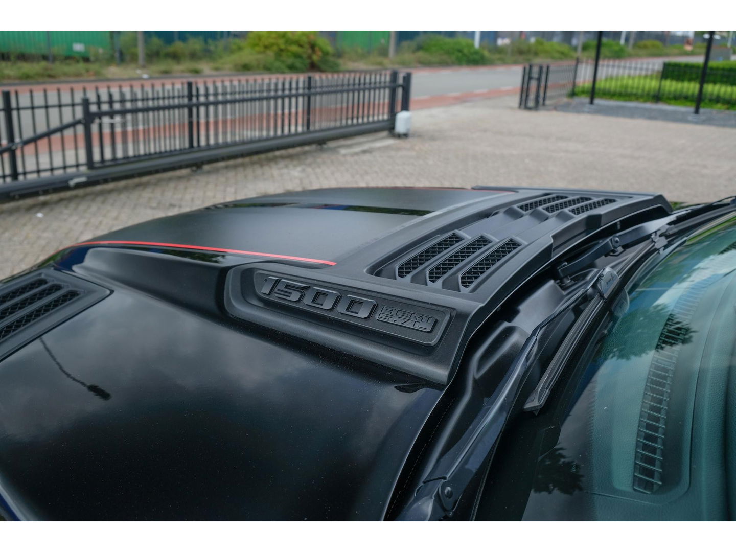 Dodge Ram 1500 5.7 V8 401pk 4x4 Crew Cab Laramie Night edition Panoramadak Bomvol! Stoelventilatie Trekhaak