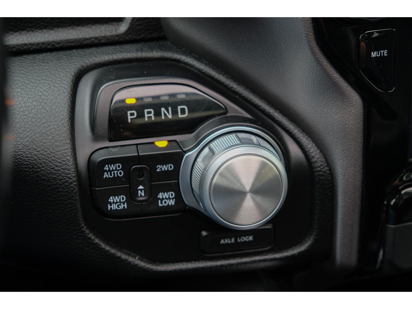 Dodge Ram 1500 5.7 V8 401pk 4x4 Crew Cab Laramie Night edition Panoramadak Bomvol! Stoelventilatie Trekhaak