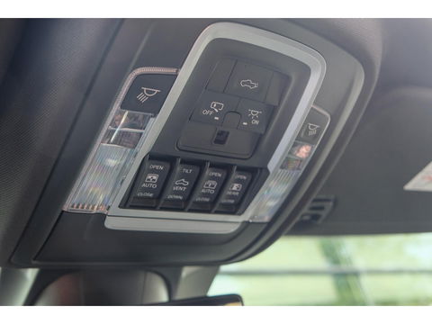Dodge Ram 1500 5.7 V8 401pk 4x4 Crew Cab Laramie Night edition Panoramadak Bomvol! Stoelventilatie Trekhaak