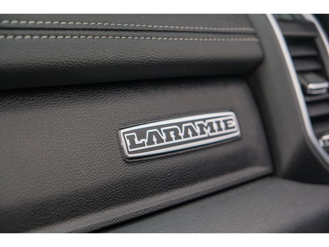 Dodge Ram 1500 5.7 V8 401pk 4x4 Crew Cab Laramie Night edition Panoramadak Bomvol! Stoelventilatie Trekhaak