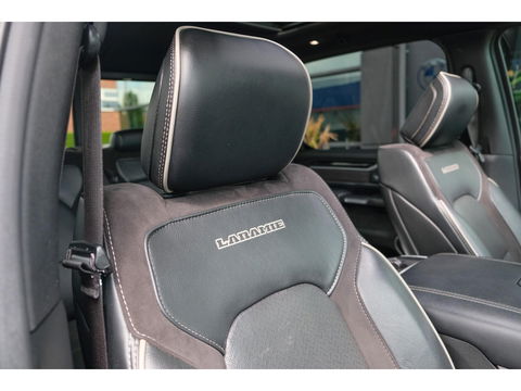 Dodge Ram 1500 5.7 V8 401pk 4x4 Crew Cab Laramie Night edition Panoramadak Bomvol! Stoelventilatie Trekhaak