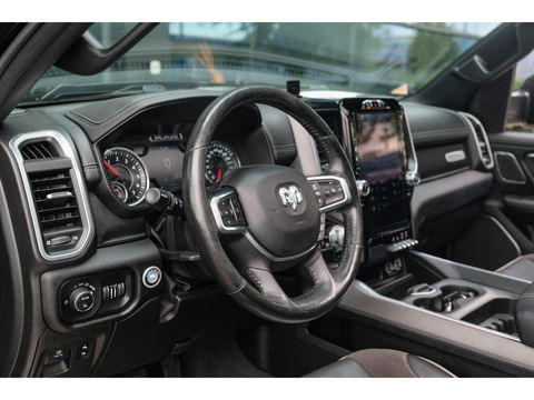Dodge Ram 1500 5.7 V8 401pk 4x4 Crew Cab Laramie Night edition Panoramadak Bomvol! Stoelventilatie Trekhaak