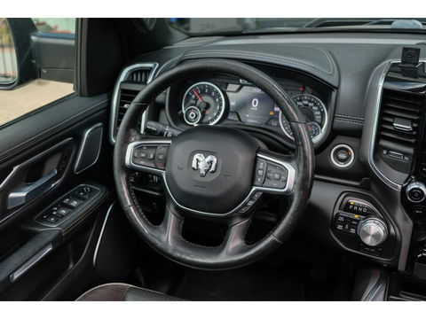 Dodge Ram 1500 5.7 V8 401pk 4x4 Crew Cab Laramie Night edition Panoramadak Bomvol! Stoelventilatie Trekhaak