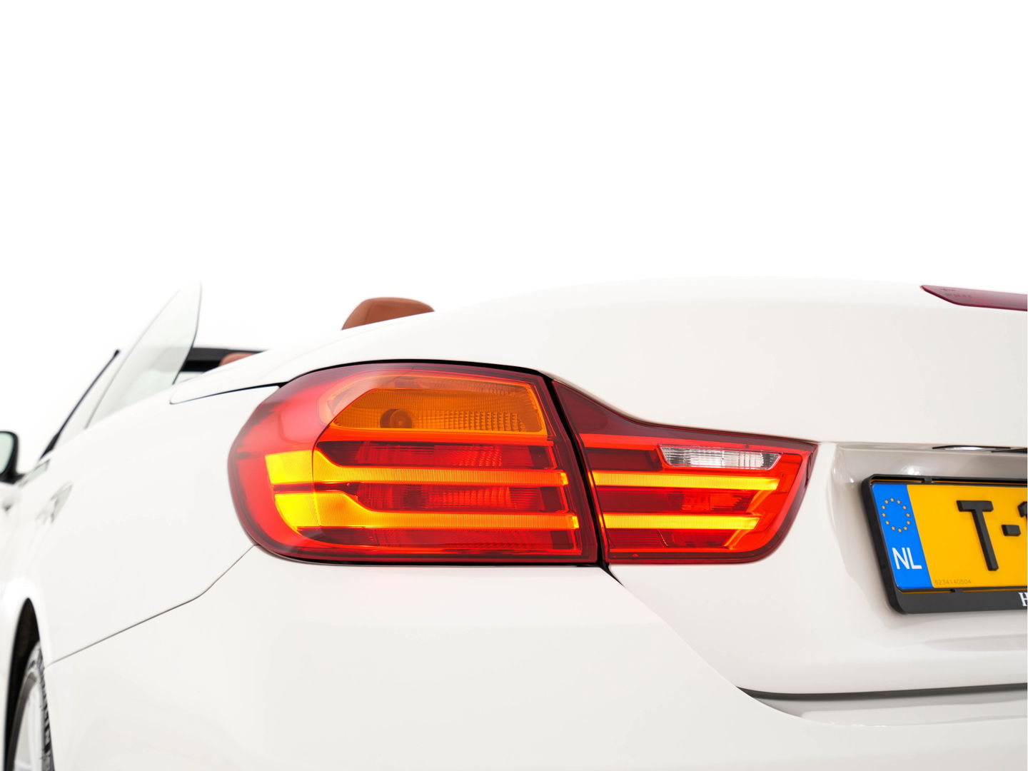 BMW 4 Serie Cabrio 435d xDrive M-SportPack Centennial High-Executive Aut. *LUXURY-LEATHER | FULL-LED | ADAPTIVE-CRUISE | MEMORY-PACK | AIRSCARF | BLINDSPOT | HIFI-SOUND | KEYLESS | DAB+ | HEATED-SPORTSEATS | CAMERA | HEAD-UP | NAVI-FULLMAP | 19''ALU*
