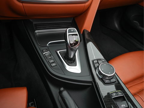 BMW 4 Serie Cabrio 435d xDrive M-SportPack Centennial High-Executive Aut. *LUXURY-LEATHER | FULL-LED | ADAPTIVE-CRUISE | MEMORY-PACK | AIRSCARF | BLINDSPOT | HIFI-SOUND | KEYLESS | DAB+ | HEATED-SPORTSEATS | CAMERA | HEAD-UP | NAVI-FULLMAP | 19''ALU*