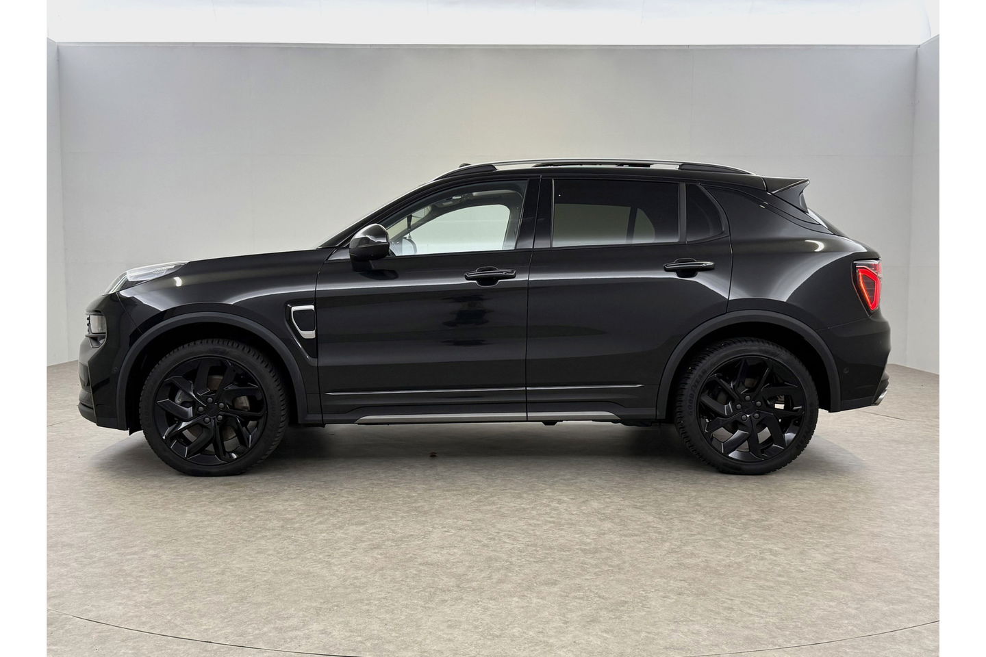 Lynk Co 01 1.5 Black Edition 262PK Pano Sfeer LED 360Camera Virtual ACC Memory Carplay Clima Navi PDC 20"LMV