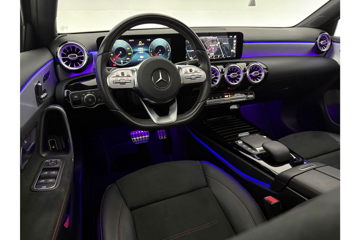 Mercedes-Benz A-Klasse 250 e AMG 235PK Pano Sfeer Trekhaak Virtual LED Camera Carplay Memory Clima Cruise Navi PDC 18"LMV
