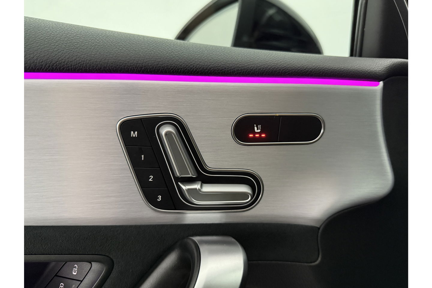 Mercedes-Benz A-Klasse 250 e AMG 235PK Pano Sfeer Trekhaak Virtual LED Camera Carplay Memory Clima Cruise Navi PDC 18"LMV
