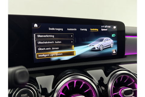 Mercedes-Benz A-Klasse 250 e AMG 235PK Pano Sfeer Trekhaak Virtual LED Camera Carplay Memory Clima Cruise Navi PDC 18"LMV