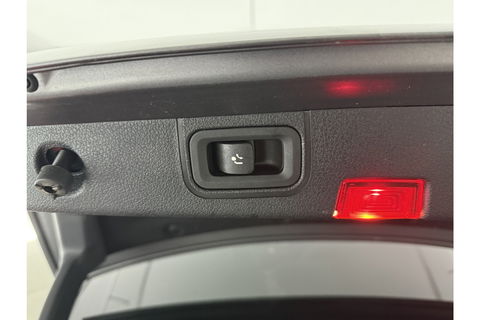 Mercedes-Benz A-Klasse 250 e AMG 235PK Pano Sfeer Trekhaak Virtual LED Camera Carplay Memory Clima Cruise Navi PDC 18"LMV